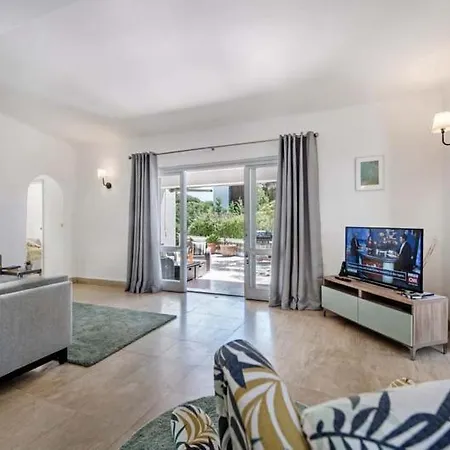 Sleeps 6 Pool Air Con T630467 * Vale do Lobo