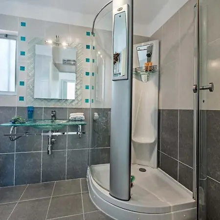 Sleeps 6 Pool Air Con T630467 Vale do Lobo